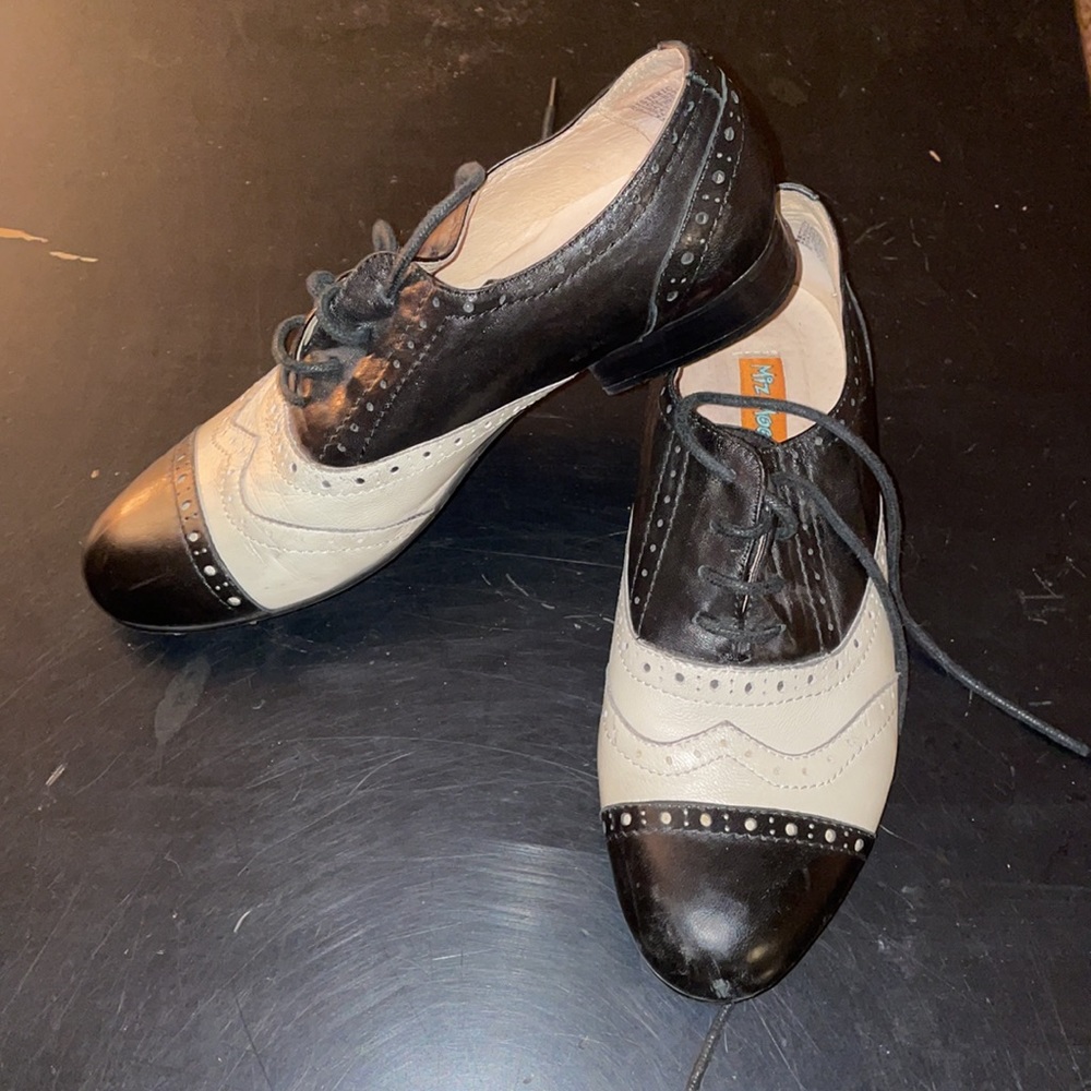 Miz Mooz leather vintage wing tips!